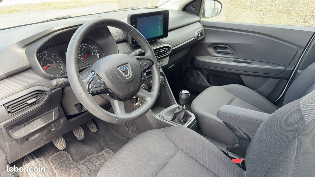 Dacia Sandero 1.0 SCe 65 Essentiel (image 8)