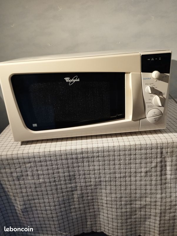 Micro-ondes Combiné Grill Whirlpool GT 288/WH Blanc - 20L 2050W - Occasion
