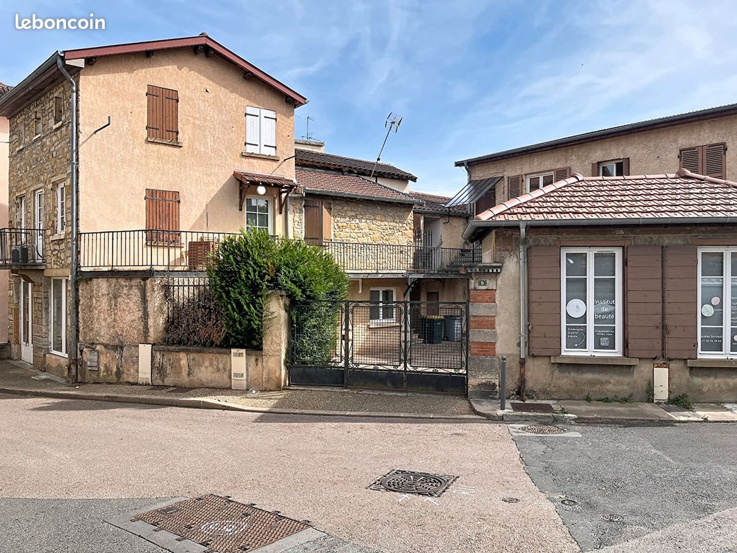 Immeuble 440 m² · à Saint-Cyr-au-Mont-d'Or · 440 m² · 1 875 000 €
