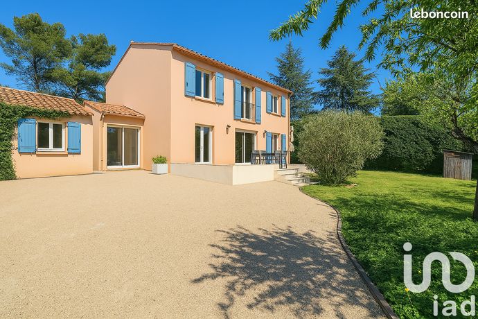 Propriété 6 pièces 177 m²