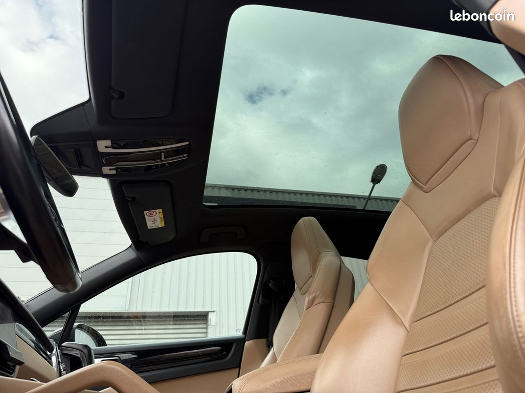 PORSCHE CAYENNE 3.0 V6 E-HYBRID COUPE - 340Ch - Toit ouvrant Pack Chrono Siège 18 positions Garantie 12 mois (image 14)
