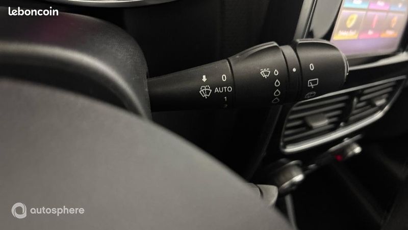 Renault Clio 1.5 dCi 110ch energy Edition One 5p (image 24)