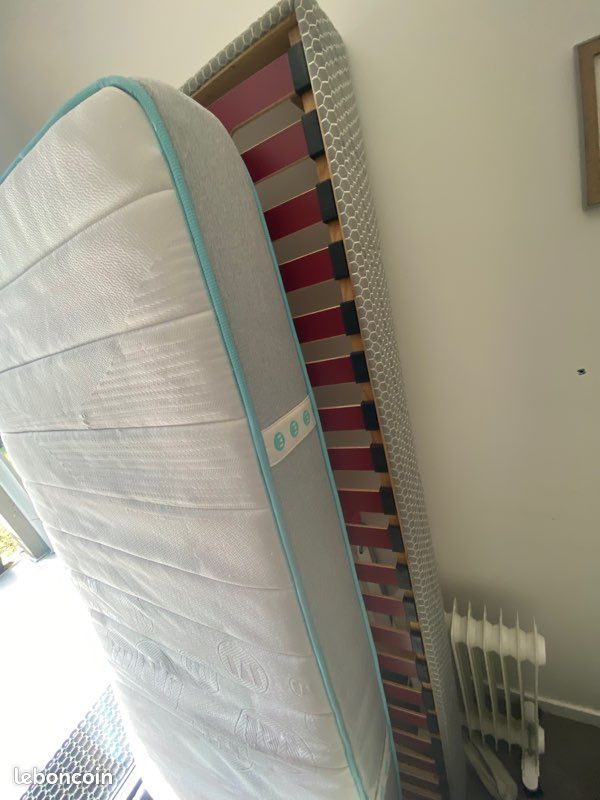 Matelas merinos 90x190 en très bon état (image 2)