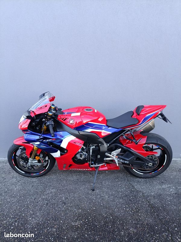 Honda cbr 1000 rr-r fireblade sp - Motos