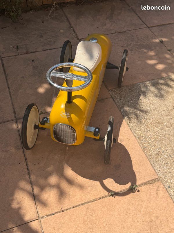 Voiture de collection (image 1)