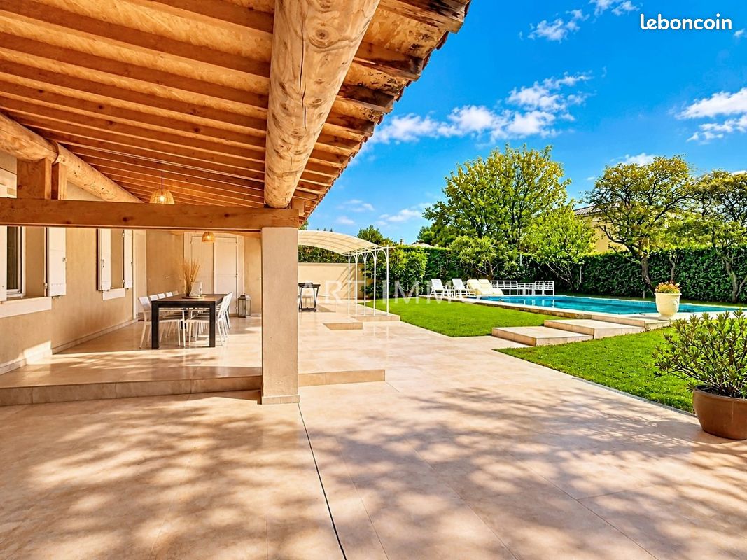 Maison 5 pièces 122 m² · à Entraigues-sur-la-Sorgue · 122 m² · 520 000 €