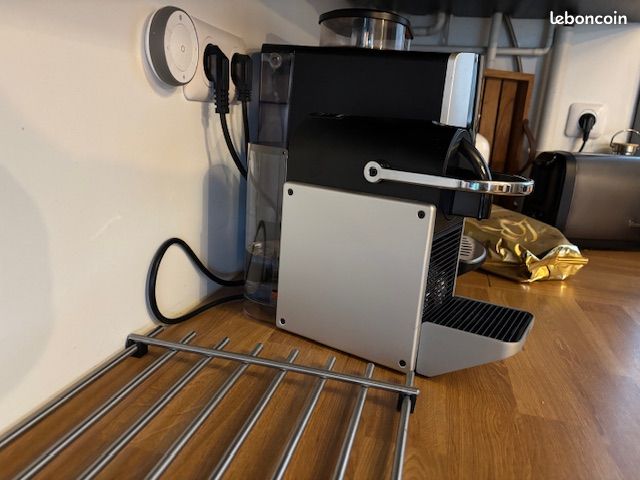 Nespresso Delonghi Pixie (image 1)