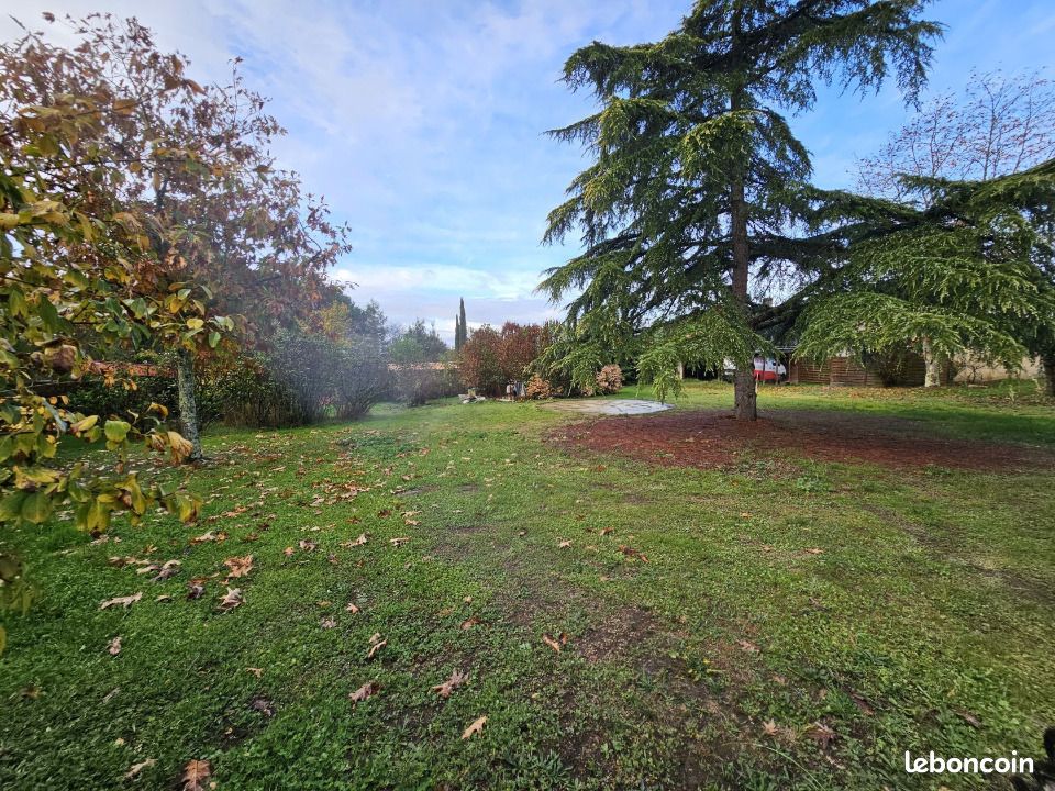 Terrain 1700 m² · à Daignac · 110 000 €