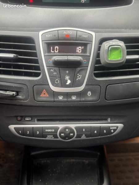 Renault LAGUNA III 2.0 DCI 150CH FAP EXPRESSION (image 13)