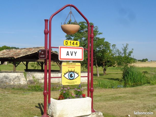 Terrain 2 000 m² Avy
