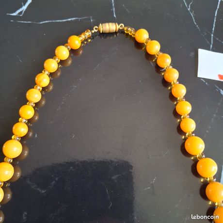 Collier Vintage En Bakélite Jaune - Longueur 42 Cm - Poids 46 G - Occasion Rétro