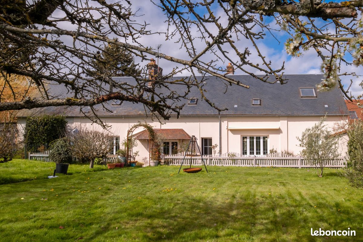 Maison 12 pièces 320 m² · à Vexin-sur-Epte · 320 m² · 499 000 €