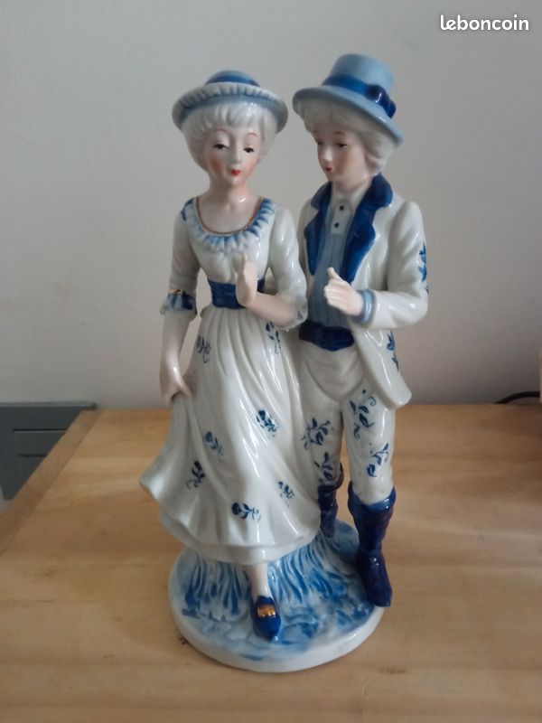 Statuette couple en porcelaine (image 1)