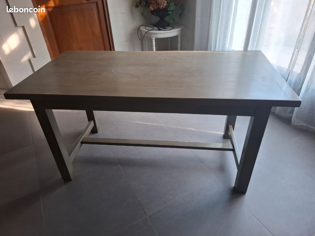 Table (image 3)