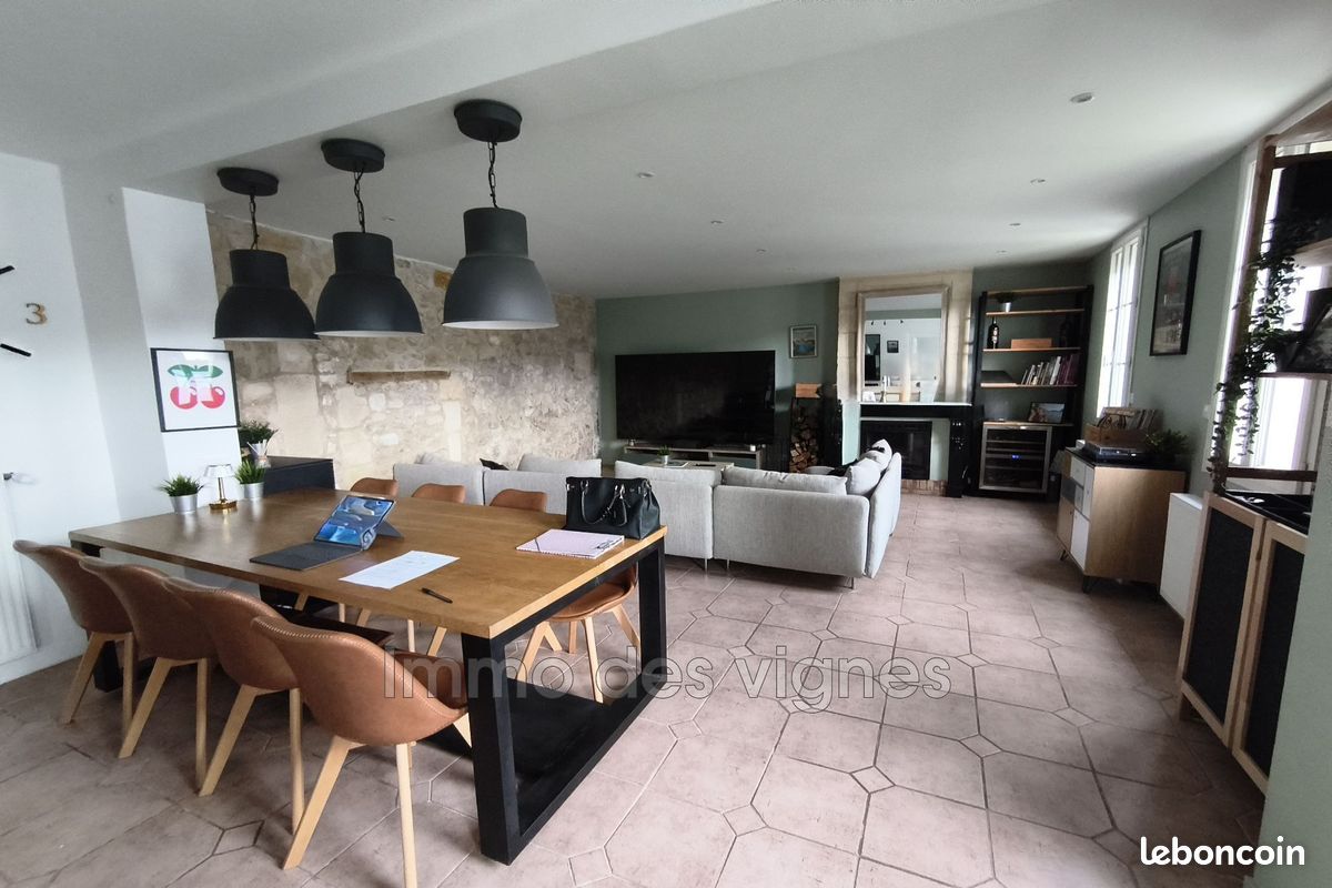 Maison 6 pièces 177 m² · à Ambarès-Et-Lagrave · 177 m² · 1 660 €/mois