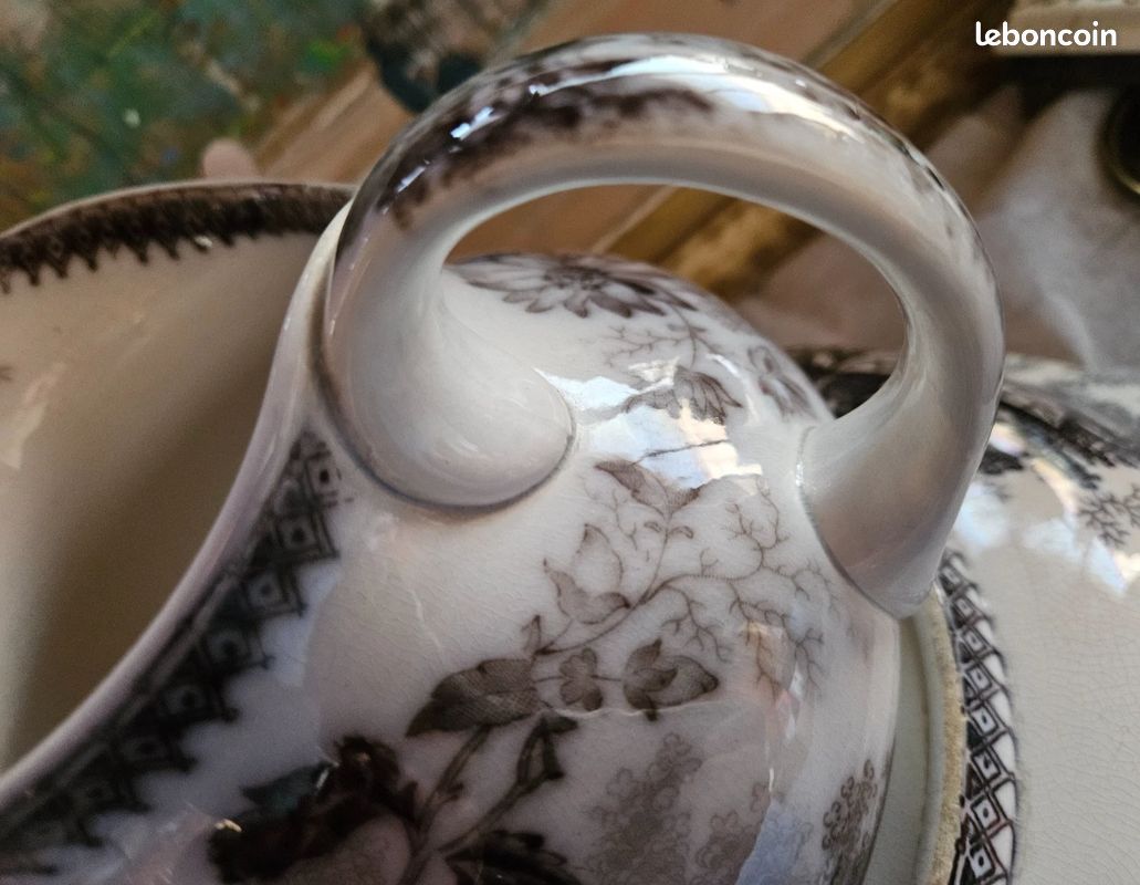 Ancien necessaire de toilette vasque broc faience jardiniere uc sarreguemines - Collection