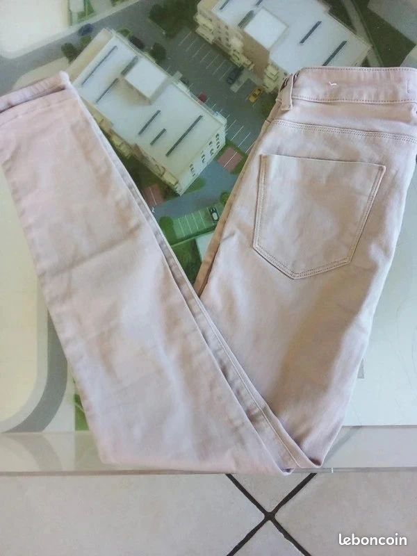 Pantalon Zara Beige Taille 38 - Coupe Bootcut, Occasion Très Bon état
