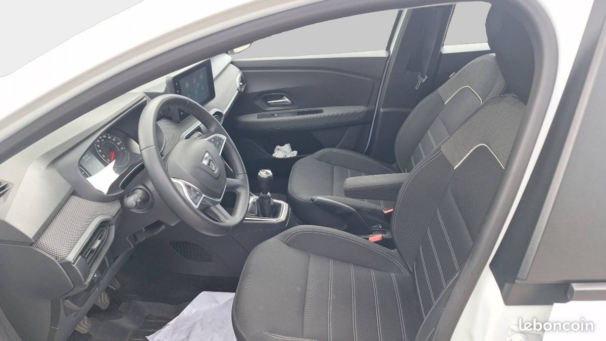 Dacia sandero sce 65 22 confort (image 12)