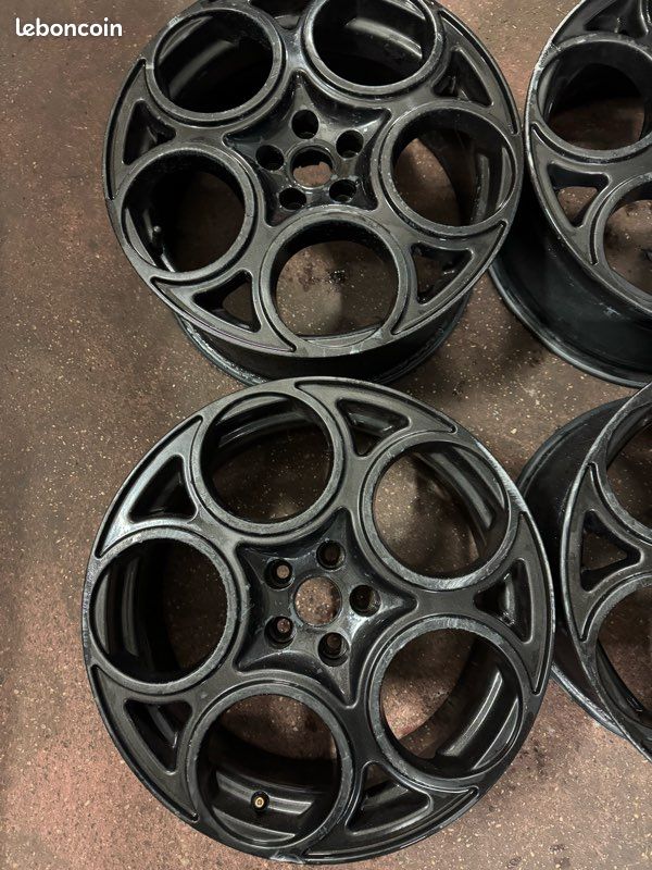 Jeu De 4 Jantes Alu Pour Alfa Romeo 156 1.8 16V – Modèle AR32201, Année 2000, état Occasion – Idéal Pour Personnaliser Votre Italienne !