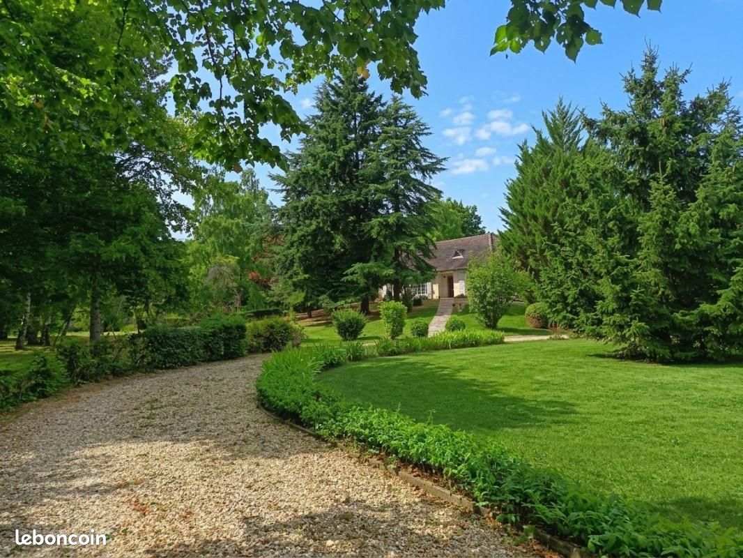 Maison 4 pièces 138 m² · à Noyers · 138 m² · 193 000 €