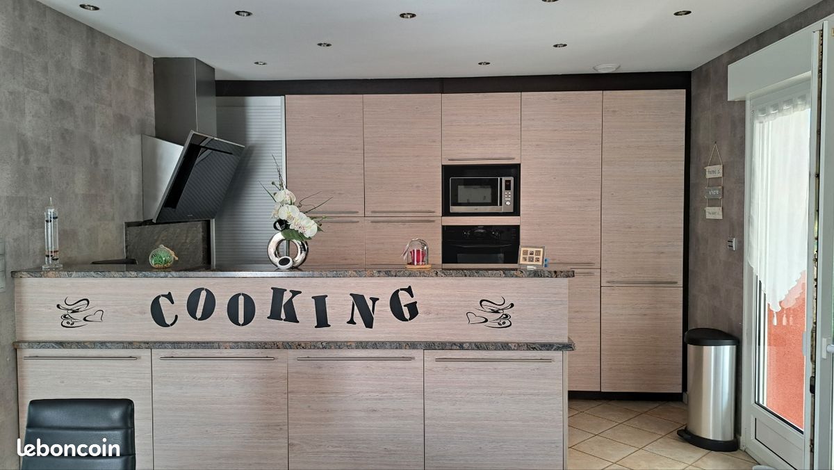 Maison 6 pièces 137 m² · à Neufchef · 137 m² · 395 000 €