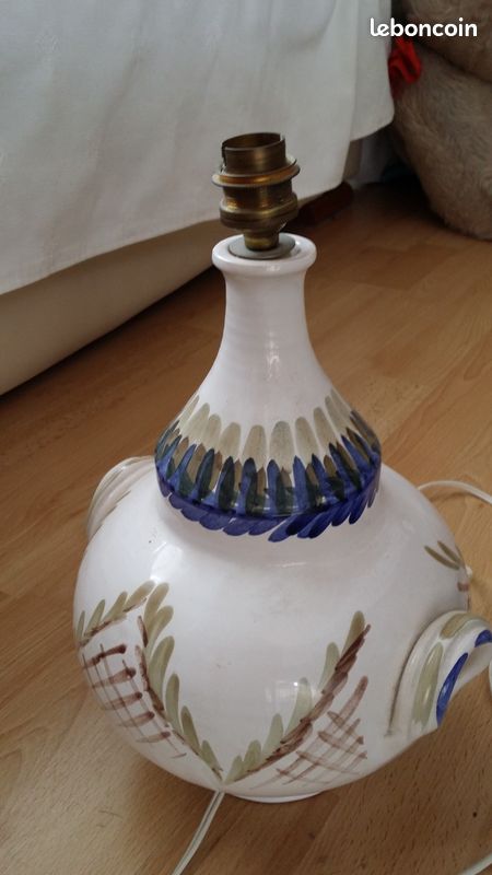 Beau pied de lampe peint à la main (image 1)