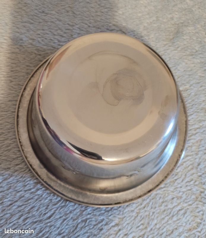 AJ37 Gamelle pour chat à donner (image 3)