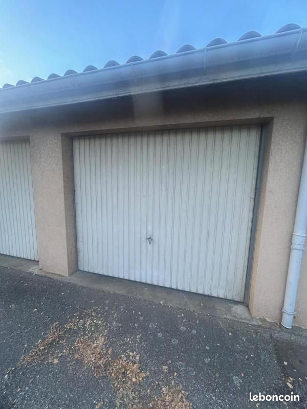 Parking Vienne · 85 €/mois
