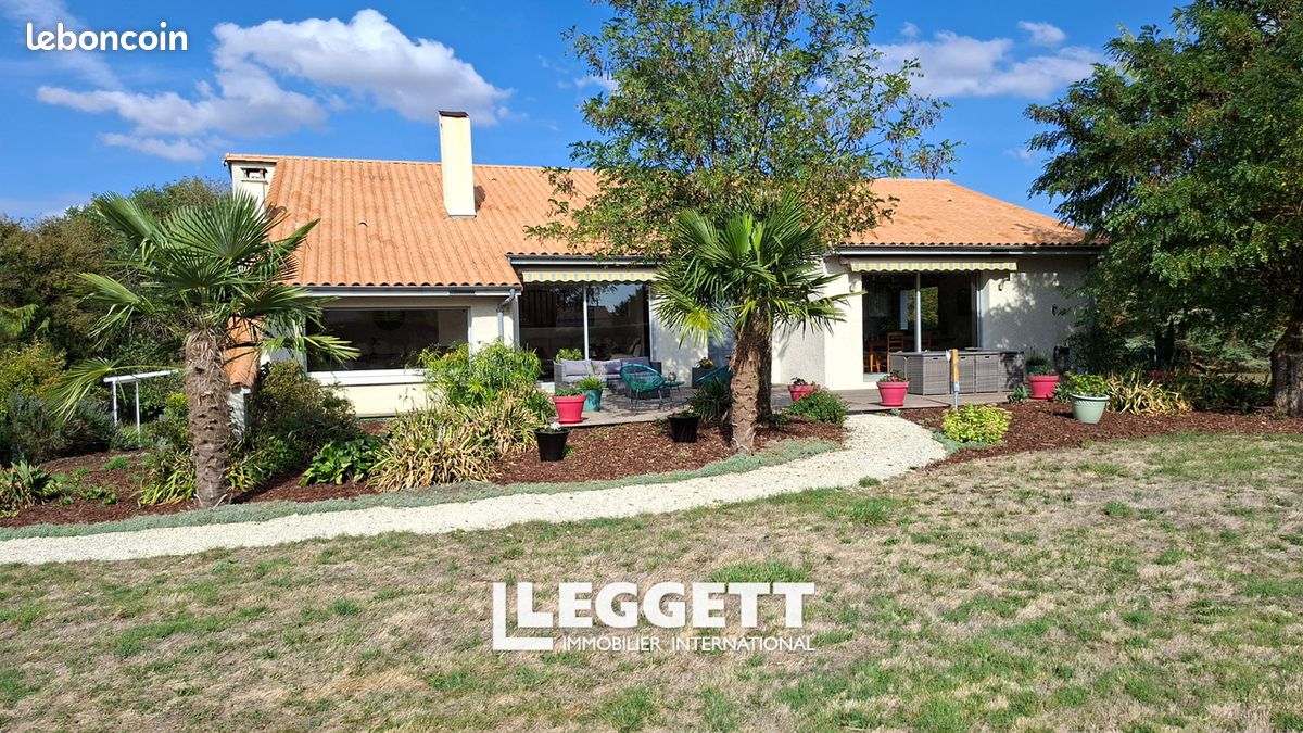 Maison 8 pièces 243 m² · à Sauzé-Entre-Bois · 243 m² · 317 000 €