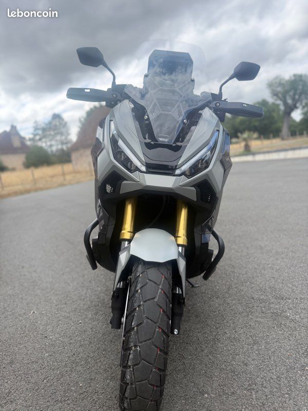 Honda XADV (image 1)