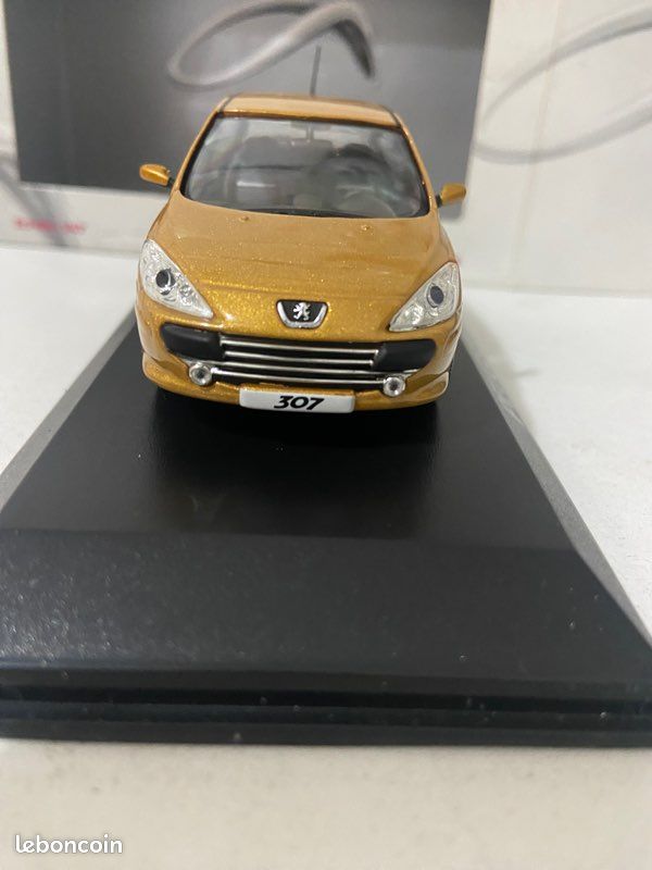 Voiture de collection miniature en métal Peugeot 307 4portes