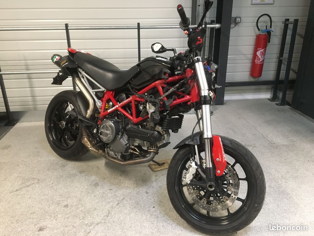 Ducati 796 hyper motard (image 1)