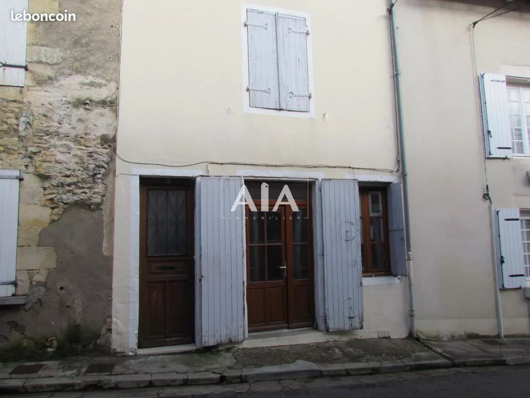 Maison de ville 4 pièces 97 m² - Ruffec 16700 (image 2)