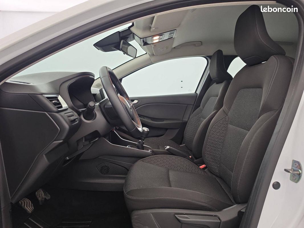 RENAULT Clio TCe 90 Equilibre (image 9)