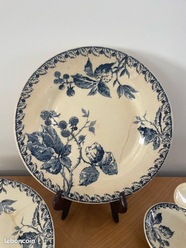 Ensemble de vaisselle ancienne Gien modèle Mûres (image 3)