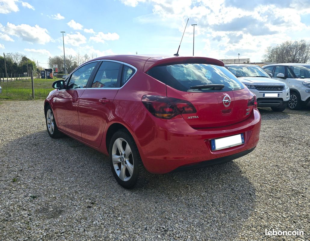 OPEL Astra J Hatchback (F68) 1.7 CDTI 125 cv (image 3)