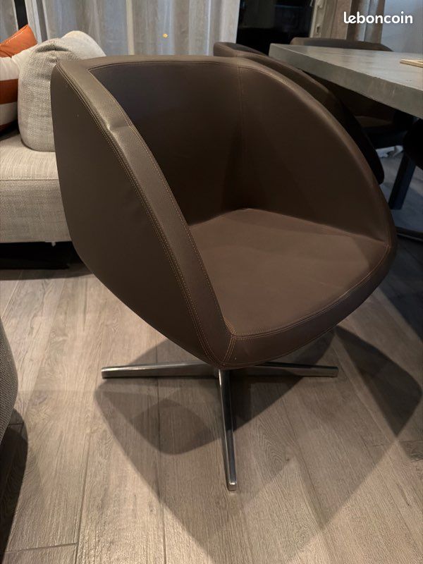 Chaise en Sky Marron pied chromé (image 1)