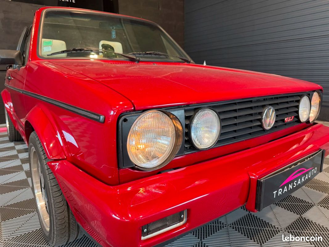 VOLKSWAGEN GOLF CABRIOLET 1.8 90ch - MOTEUR REFAIT 5000KMS - CAPOTE NEUVE - PEINTURE NEUVE - DOSSIER PHOTO RESTAURATION... (image 6)