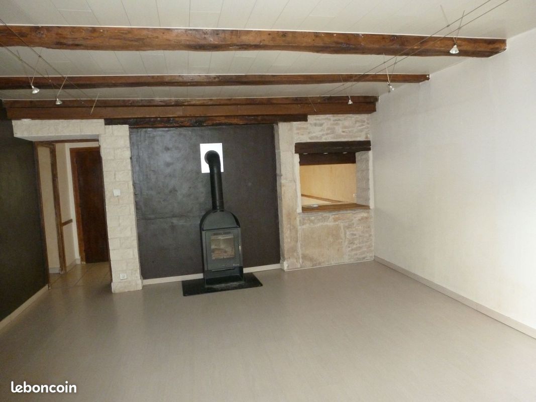 Appartement 7 pièces 181 m² · à Vars · 181 m² · 137 500 €
