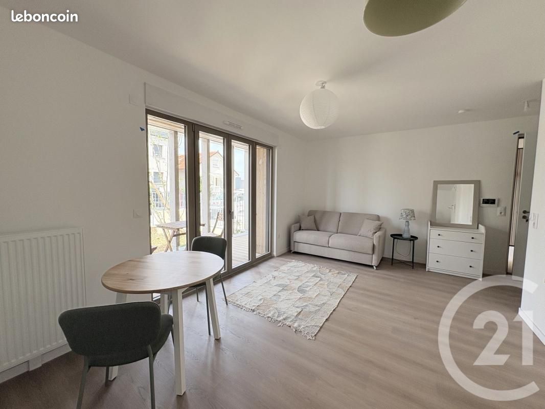 Appartement 1 pièce 28 m² · à Noisy-le-Grand · 28 m² · 970 €