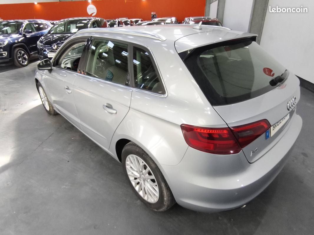 Audi A3 III 1.6 TDI 110ch Ambiente (image 3)