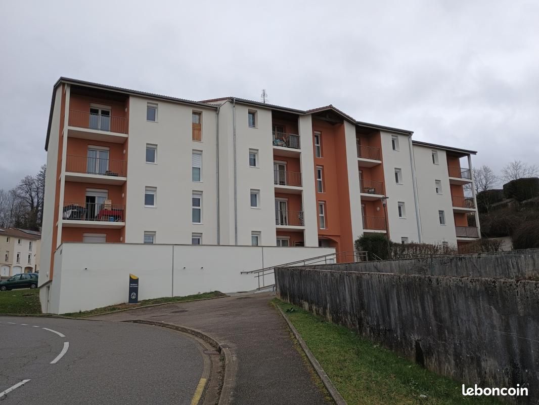 Appartement 2 pièces 52 m² · à Oyonnax · 52 m² · 525 €/mois