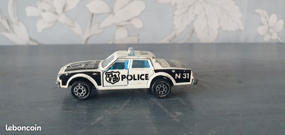 Voitures, camions et fourgons miniatures moulé sous pression