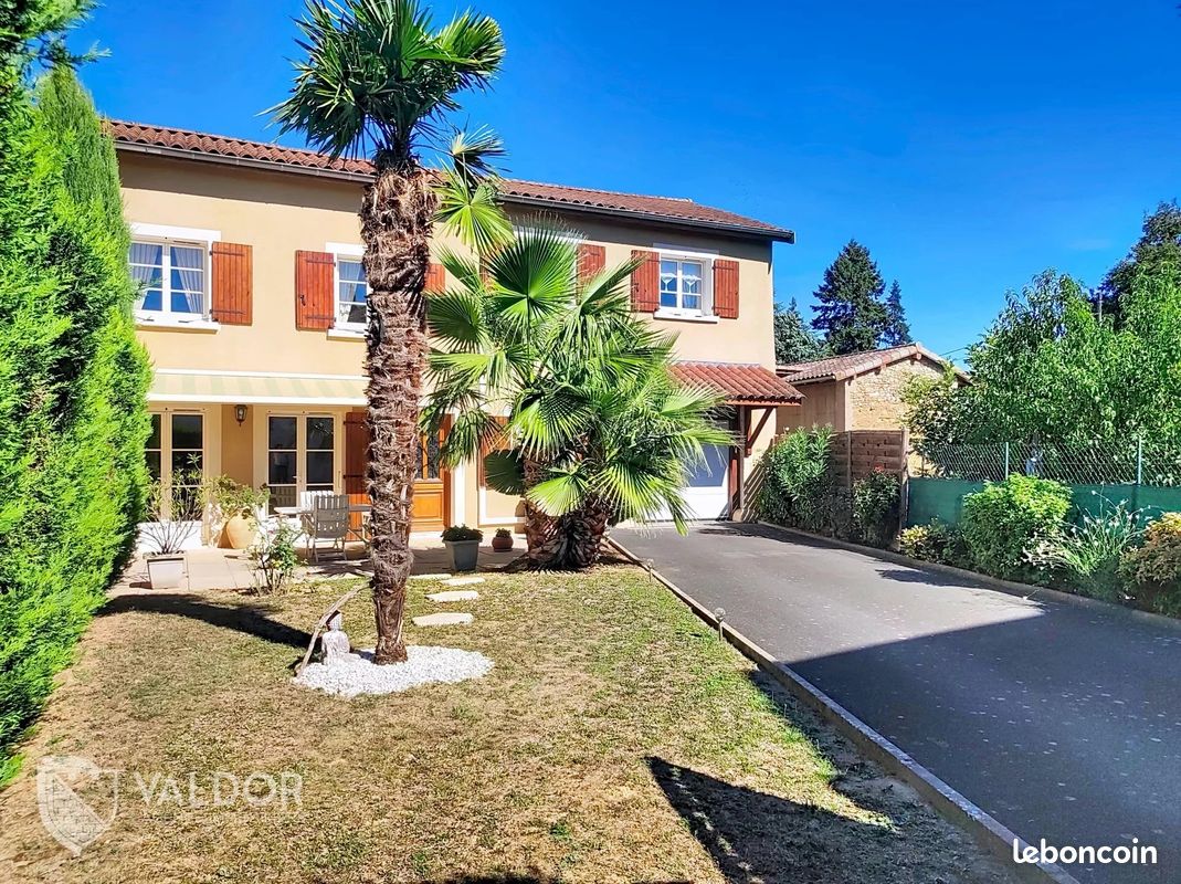 Maison 5 pièces 121 m² · à Lurcy · 121 m² · 320 000 €