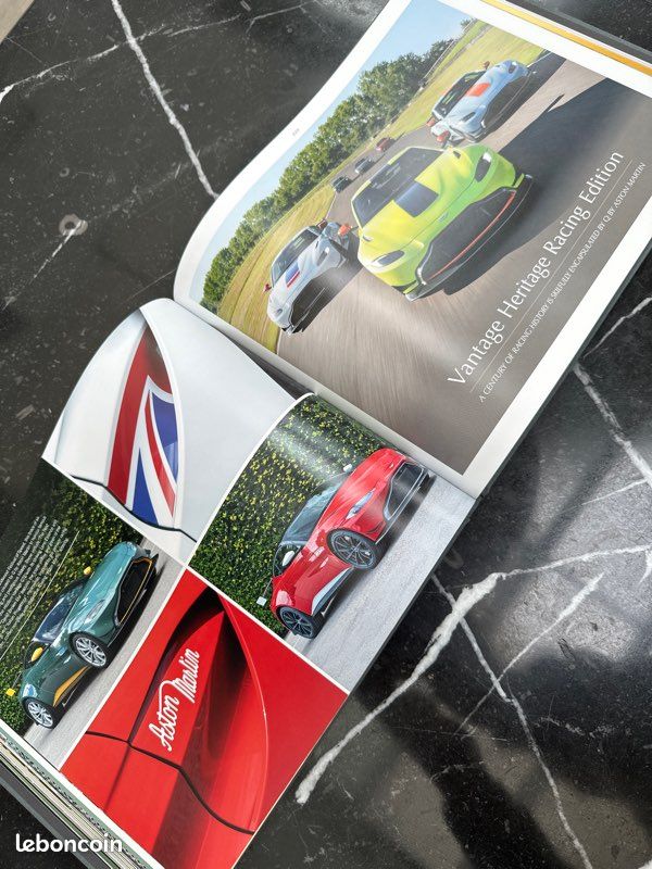 Livre Yearbook 2019-2020 Aston Martin - Collection