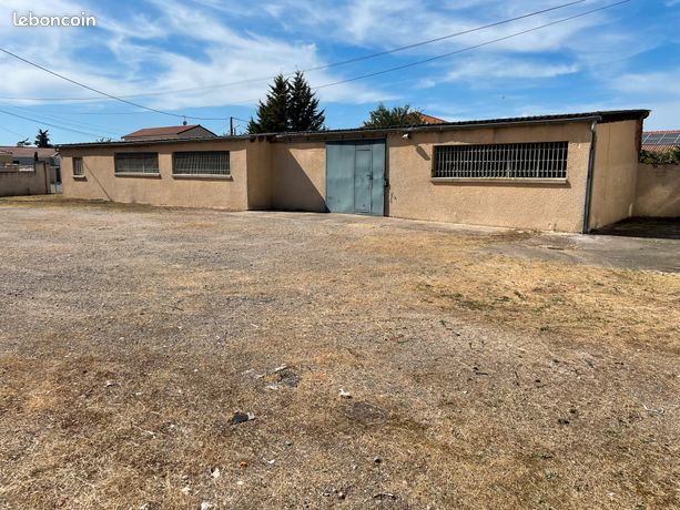 Centre Veauche local indus 210m2