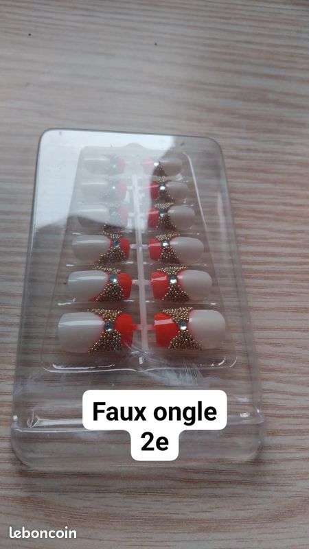Faux ongle femme (image 1)