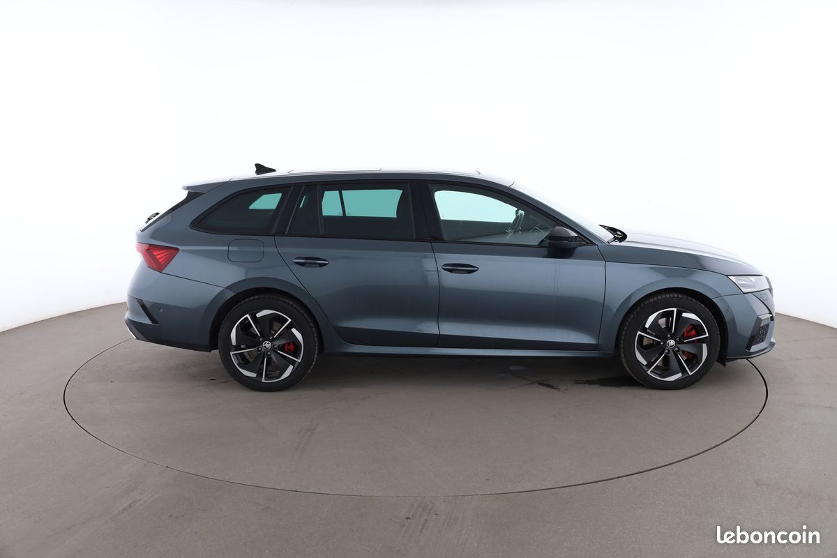 Skoda Octavia Combi 1.4 TSI PHEV iV RS DSG6e 245 ch (image 13)