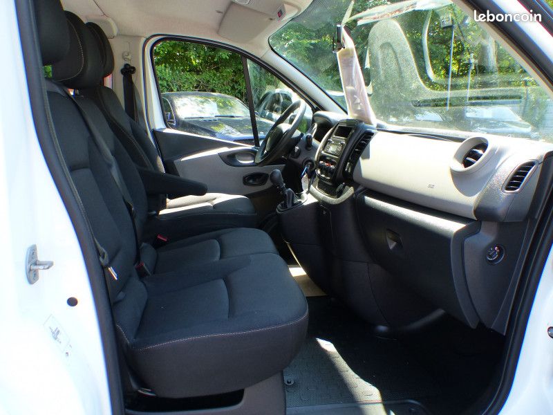 Renault TRAFIC III COMBI L1 1.6 DCI 125CH ENERGY LIFE 9 PLACES (image 13)