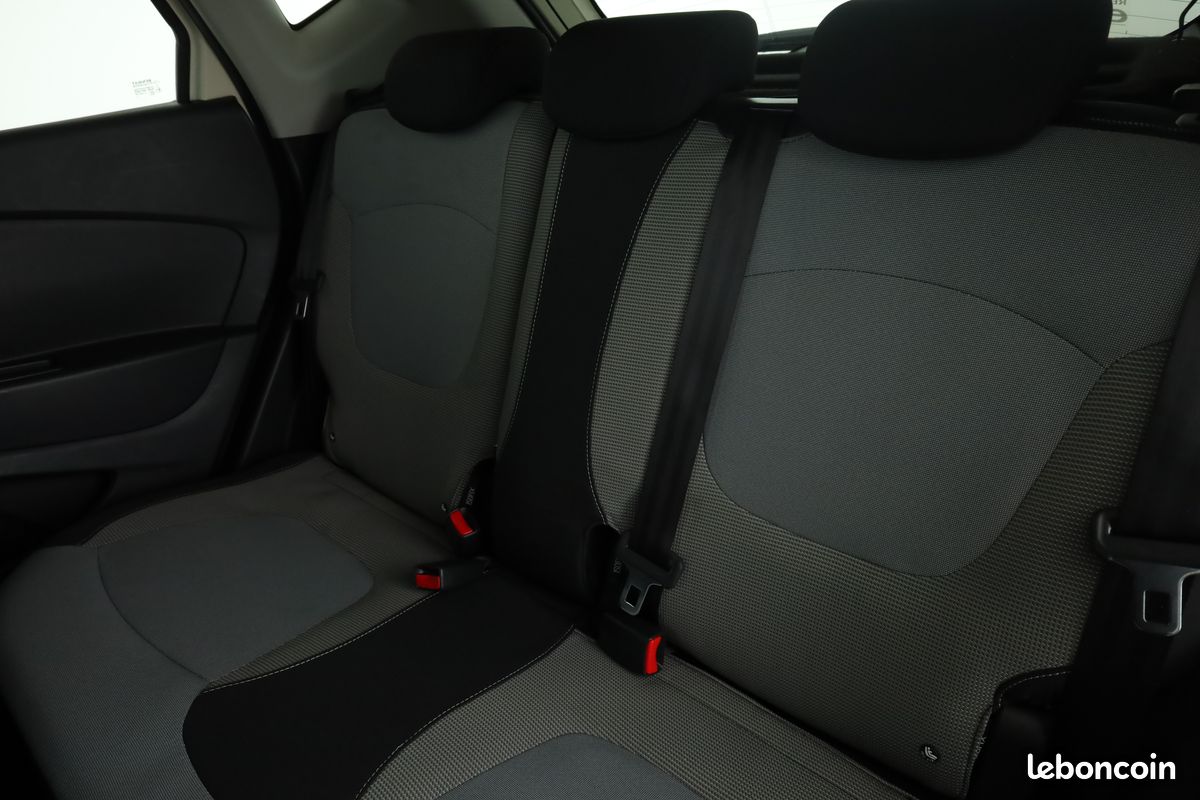 Renault Captur 1.5 dCi Intens Eco2 EDC 90 ch (image 8)